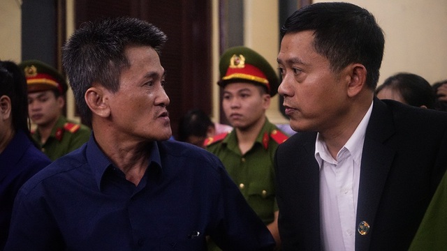 Những "gương mặt" xuất hiện trong ngày đầu xử đại án DongaBank và Vũ “nhôm” - 4 Đến thời điểm này đã có hơn 60 luật sư đăng ký tham gia bào chữa cho các bị cáo.