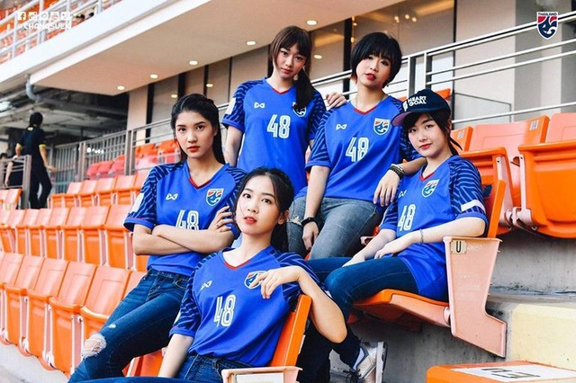 Cổ động viên Việt Nam nằm trong top đẹp nhất AFF Cup 2018 - 15 Cổ động viên Việt Nam nằm trong top đẹp nhất AFF Cup 2018 - 15