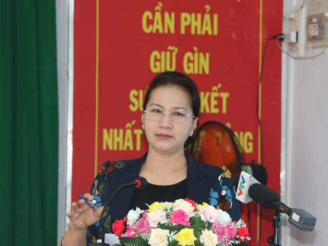 Chủ tịch Quốc hội: Cải cách là phải tiến bộ chứ không phải thụt lùi, xóa bỏ! - 3 Chủ tịch QH Nguyễn Thị Kim Ngân giải đáp thắc mắc của cử tri Cần Thơ