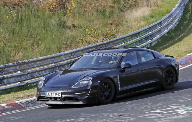 Porsche Taycan trên đường chạy thử