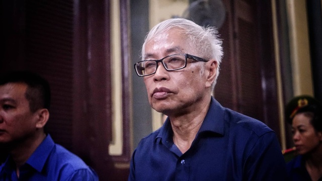 Vũ "nhôm" và Trần Phương Bình “bắt tay” rút tiền của ngân hàng - 4
Bị cáo Trần Phương Bình bị cáo buộc bắt tay Vũ nhôm rút ruột ngân hàng