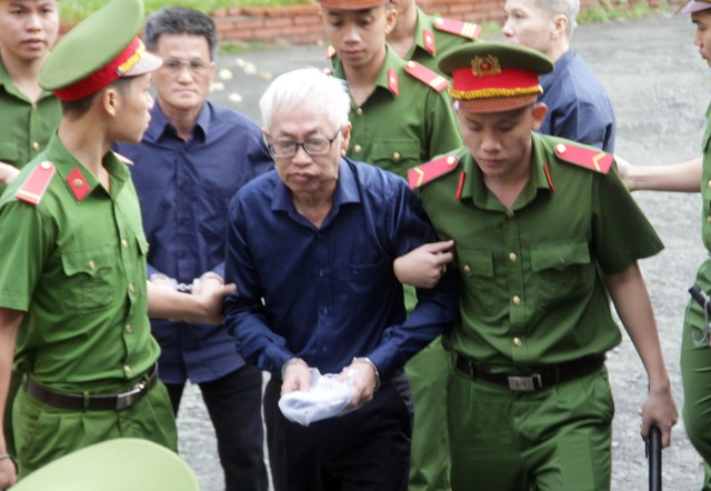 Vũ "nhôm" khai có 2 quốc tịch, 3 tên - 1
Bị cáo Trần Phương Bình