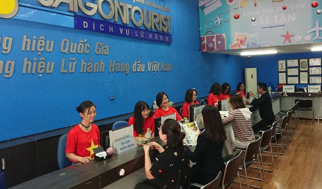Người hâm mộ chi tiền triệu đi chuyên cơ sang Philippines cổ vũ đội tuyển Việt Nam - 1
Theo các đơn vị lữ hành, ngay khi mở bán, tour sang Philippines cổ vũ bóng đá đã thu hút đông khách chọn mua
