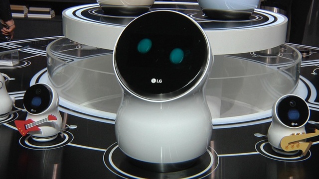 Hub Robot, với nhiệm vụ kết nối với các thiết bị trong nhà.