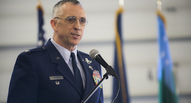 Đại tá Mỹ mất chức vì lái máy bay chiến đấu F-16 đi gặp nhân tình - 1 Ông Thomas TJ Jackman, cựu chỉ huy lực lượng