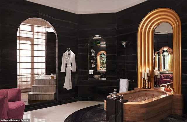 Hoa hậu thế giới chuẩn bị kết hôn với bạn trai kém 10 tuổi - 22 Hoa hậu thế giới chuẩn bị kết hôn với bạn trai kém 10 tuổi - 22