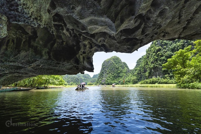 Tam Cốc đẹp ngỡ ngàng trong mắt du khách nước ngoài - 4 Tam Cốc đẹp ngỡ ngàng trong mắt du khách nước ngoài - 4