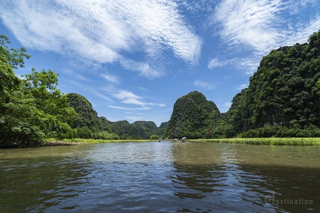 Tam Cốc đẹp ngỡ ngàng trong mắt du khách nước ngoài - 9 Tam Cốc đẹp ngỡ ngàng trong mắt du khách nước ngoài - 9