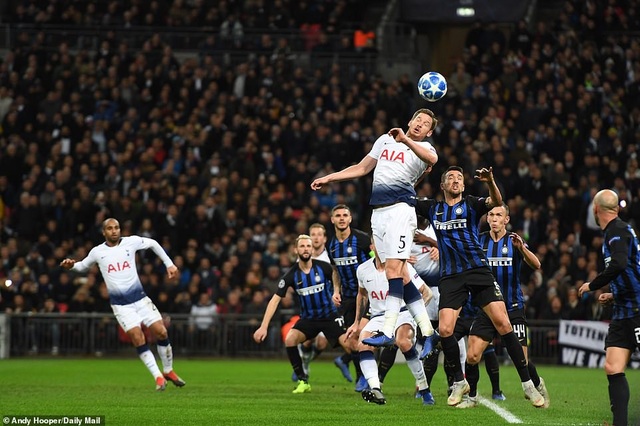 Messi giúp Barcelona giành ngôi đầu bảng, Tottenham thắng nghẹt thở Inter - 5
Inter đã chơi phòng ngự đầy chặt chẽ sau hơn 80 phút thi đấu