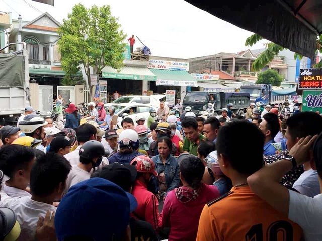 Một phụ nữ bị vu oan bắt cóc trẻ em - 1
Hình ảnh chụp người phụ nữ nghi bắt cóc trẻ em.