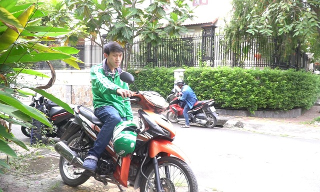 Dư luận dậy sóng vì clip miệt thị ngoại hình của chàng xe ôm Grab bike - 1
Nguyễn Duy Phương (28 tuổi, ở Ninh Thuận)