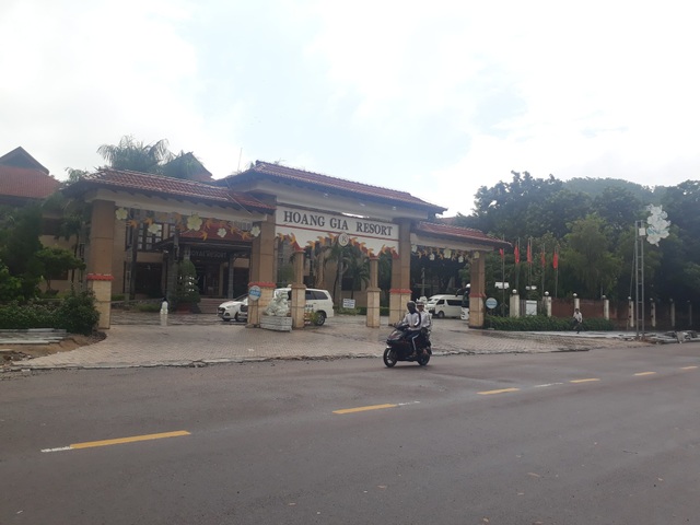 Gia đình ông Trần Bắc Hà và những dự án “khủng” tại quê hương Bình Định - 1 Khu resort Hoàng Gia Quy Nhơn tọa lạc vị trí đắc địa ngay bờ biển Đông Nam trung tâm TP Quy Nhơn.