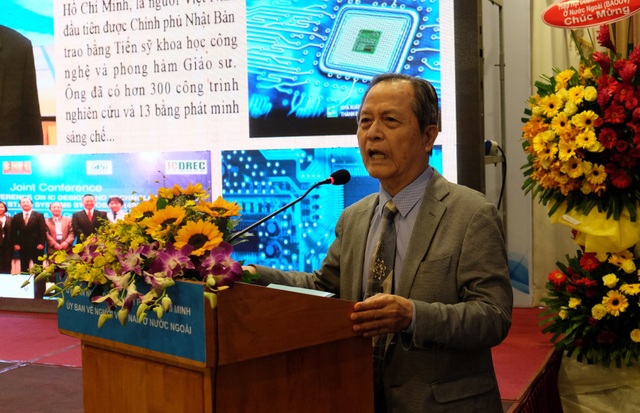 “Sinh viên nhiều trường ĐH phải ngồi ngoài hành lang học” - 1 Giáo sư Đặng Lương Mô cho biết lấy kinh nghiệm của bản thân trải qua ở 4 ĐH trong đó 2 trường ở Nhật Bản và 2 trường Việt Nam để đề xuất cách làm thế nào nâng cao chất lượng ĐH.
