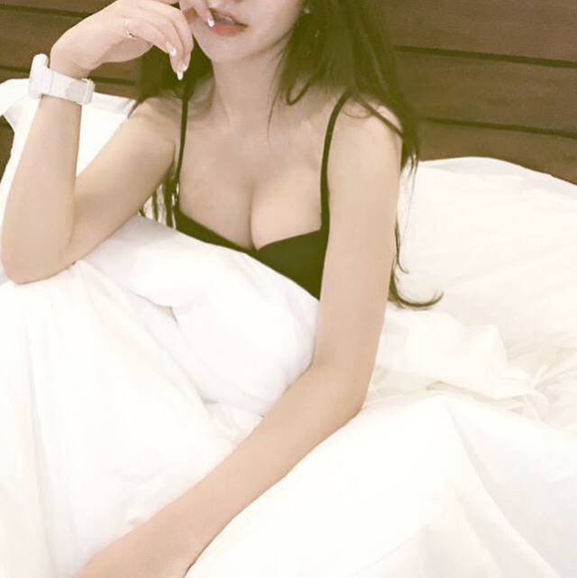Sở thích đặc biệt của Ngọc Trâm là xem bóng đá. Cô từng nhiều lần đến sân cỏ cổ vũ đội tuyển nước nhà.