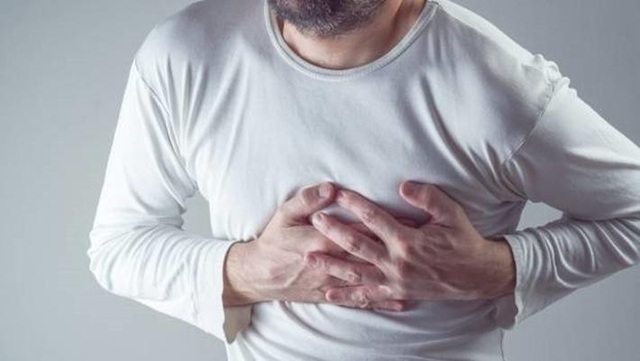Bệnh vảy nến và những biến chứng nguy hiểm khôn lường - 4 Vảy nến làm tăng nguy cơ phát triển bệnh tim mạch