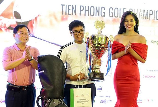 Golfer 13 tuổi đăng quang ở giải golf gây quỹ từ thiện của báo Tiền Phong - 1
Golfer nhí, Nguyễn Bảo Long đăng quang ở giải Tiền Phong Golf Champion