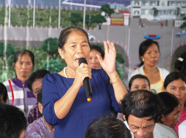 Dự án điện mặt trời: Làm kinh tế không đánh đổi môi trường - 2 Người dân băn khoăn về dự án sẽ ảnh hưởng đến sinh kế người dân sống bằng nghề khai thác thủy sản trên đầm Trà Ổ.