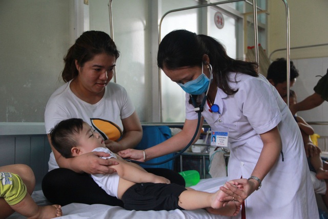 Bé 2 tuổi tử vong nghi do tay chân miệng - 1 Tại Đắk Lắk có trên 500 trường hợp trẻ mắc tay chân miệng