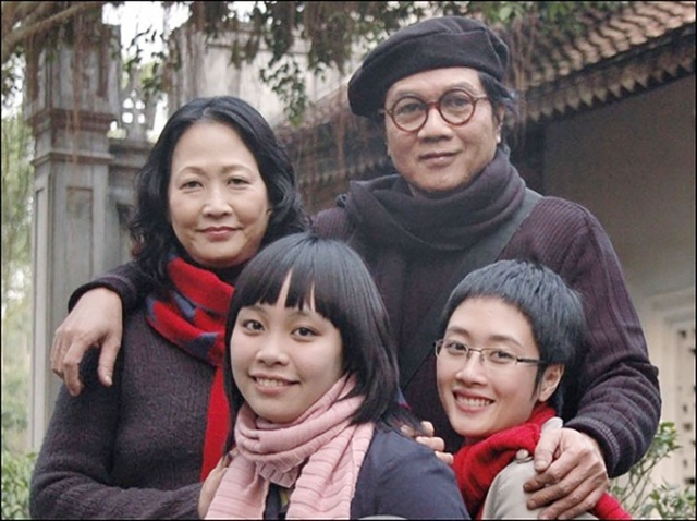 3 nữ diễn viên chính phim “Mùa hè chiều thẳng đứng” sau 18 năm - 9 Trong cuộc sống hôn nhân, NSND Như Quỳnh có được hạnh phúc viên mãn. Bà lập gia đình với nghệ sĩ nhiếp ảnh Nguyễn Hữu Bảo. Bà có và có hai con gái là Đan Huyền và Đan Khuê.