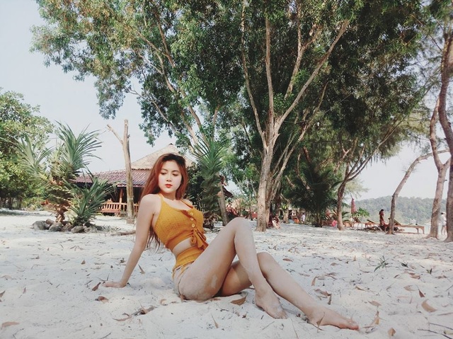 Nữ sinh sư phạm làm mẫu nội y: Chọn nghề giáo bình yên, tránh xa showbiz - 5 Một vài hình ảnh khác của Trần Trân