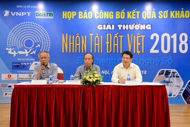 Giải thưởng Nhân tài Đất Việt 2018: Công bố 20 sản phẩm CNTT lọt Chung khảo - 2 BTC Giải thưởng Nhân tài Đất Việt 2018 trả lời phỏng vấn của báo chí.
