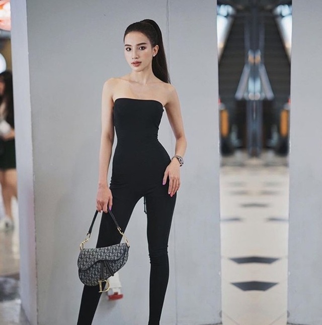 Rãnh bụng vạn người mê của cô gái hot nhất phòng tập Thái Lan - 14
Nhờ thói quen này mà Ann không chỉ có body vạn người mê, gương mặt và làn da của cô cũng rất đáng ngưỡng mộ.