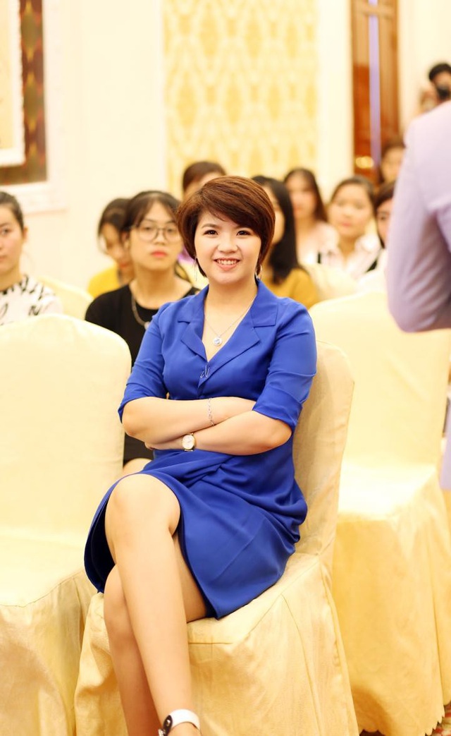 CEO Tạ Kim Cúc: Từ bán hàng online thành CEO công ty mỹ phẩm Top đầu: "Sản phẩm phải xuất phát từ tâm" - 4 CEO Tạ Kim Cúc: Từ bán hàng online thành CEO công ty mỹ phẩm Top đầu: "Sản phẩm phải xuất phát từ tâm" - 4