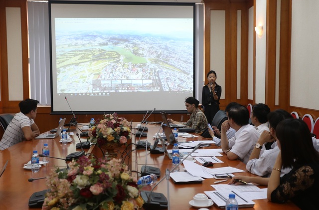 Kịch tính cuộc thi khởi nghiệp sáng tạo công nghệ 4.0 trong lĩnh vực du lịch - 2
Các đội tranh luận nảy lửa với hội đồng giám khảo.