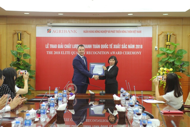 Agribank nhận giải Chất lượng thanh toán xuất sắc năm 2018 do Ngân hàng J.P.Morgan trao tặng - 2 Agribank nhận giải Chất lượng thanh toán xuất sắc năm 2018 do Ngân hàng J.P.Morgan trao tặng - 2