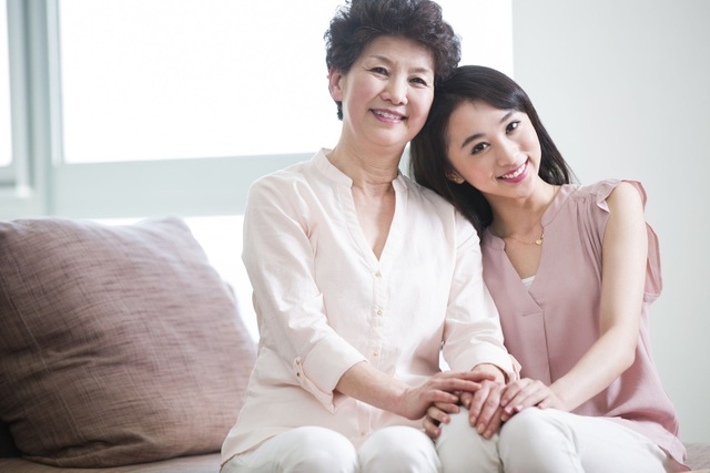 Mẹ đẻ u uất chỉ vì câu nói vô tình của con gái 3 năm trước - 1 Tôi và mẹ từng rất gắn bó, khăng khít với nhau. Ảnh minh họa
