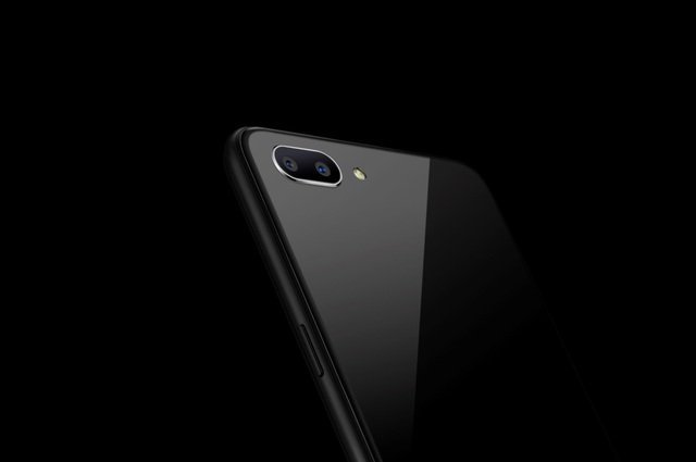 Vượt quá 11.000 máy bán ra, Realme C1 đang làm nóng tháng 11 - 5 Vượt quá 11.000 máy bán ra, Realme C1 đang làm nóng tháng 11 - 5