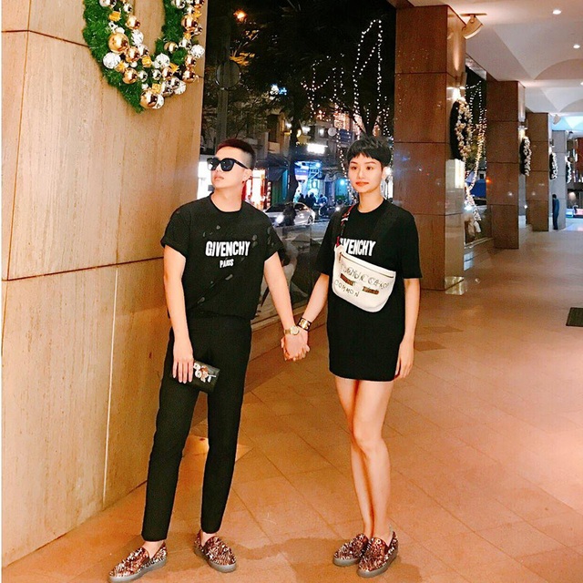 Chỉ ngẫu hứng nhưng đây mới là version "Mình yêu từ bao giờ" đỉnh nhất của Miu Lê - 9
Đến cả gu thời trang, cả hai cũng copy nhau để mỗi lần xuất hiện là như hình với bóng, ăn rơ toàn tập.
