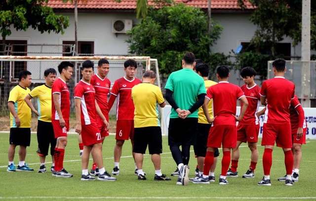 Đội tuyển Việt Nam sau trận thắng Lào: Giấu bài triệt để, chờ đấu Malaysia - 9 Đội tuyển Việt Nam sau trận thắng Lào: Giấu bài triệt để, chờ đấu Malaysia - 9