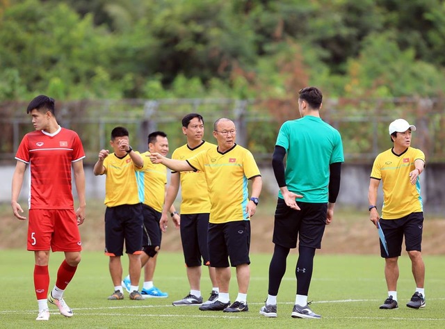Đội tuyển Việt Nam sau trận thắng Lào: Giấu bài triệt để, chờ đấu Malaysia - 8 Đội tuyển Việt Nam sau trận thắng Lào: Giấu bài triệt để, chờ đấu Malaysia - 8