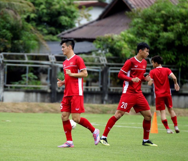 Đội tuyển Việt Nam sau trận thắng Lào: Giấu bài triệt để, chờ đấu Malaysia - 7 Đội tuyển Việt Nam sau trận thắng Lào: Giấu bài triệt để, chờ đấu Malaysia - 7
