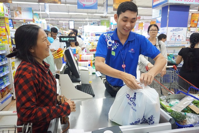 Siêu ưu đãi: Chỉ với 5.000 đồng mua được 6 gói sữa tiệt trùng tại Co.opmart - 1 Siêu ưu đãi: Chỉ với 5.000 đồng mua được 6 gói sữa tiệt trùng tại Co.opmart - 1