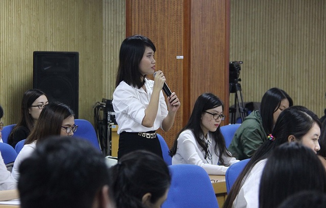 Có nên đặt tiêu chí “Sinh viên 5 tốt” mới được làm cán bộ Hội SV? - 2 Trần Thị Khánh Linh, sinh viên đạt danh hiệu 5 tốt, Chủ tịch Hội Sinh viên Đại học Ngoại thương TP.HCM