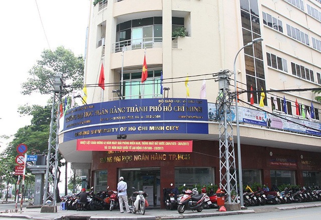Trường thay đổi quy định công nhận xếp loại Khá, sinh viên bức xúc - 1 Trường ĐH Ngân hàng TPHCM áp quy đinh mới khi công nhận tốt nghiệp khiến có độ vênh trong xếp loại tốt nghiệp