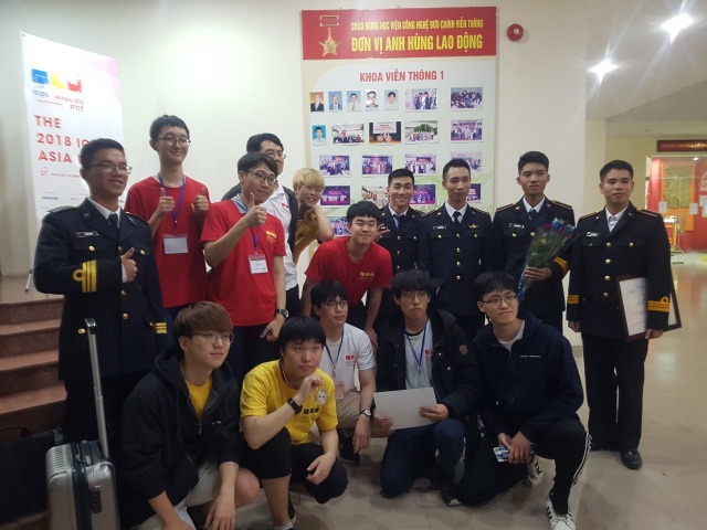 Học viện Hải quân đạt 3 giải ba cuộc thi Olympic Tin học khu vực Châu Á - 2 Đội dự thi Học viện Hải quân Nha Trang giao lưu với các đội thi quốc tế