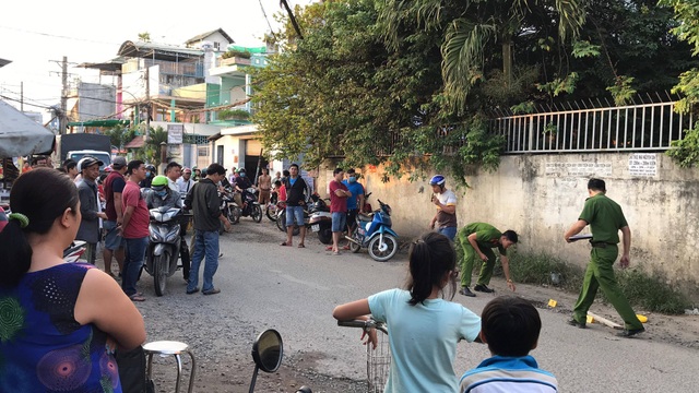 TPHCM: 1 công an viên bị đánh tử vong - 1 Công an khám nghiệm hiện trường vụ việc