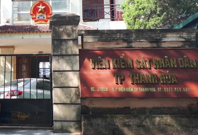 Vụ tố nhận tiền “chạy án”: Người được nhắc tên trong file tố cáo lên tiếng - 1
Lãnh đạo VKSND TP Thanh Hóa khẳng định trong quá trình xử lý vụ án liên quan đến anh Đ.Đ.H., VKSND TP Thanh Hóa đã làm đầy đủ và đúng quy định của pháp luật.