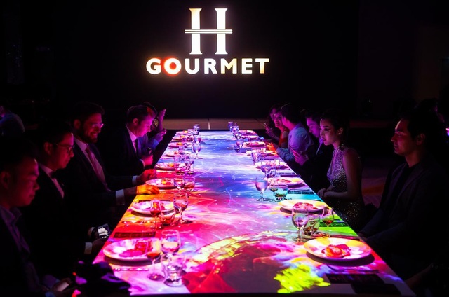 Đêm tiệc H-Gourmet: Nơi người Hà Nội tìm thấy sự đồng điệu giữa ẩm thực truyền thống và fine dining - 1
Đêm tiệc H-Gourmet đem đến những trải nghiệm về ẩm thực có 1-0-2 cho người Hà Nội.