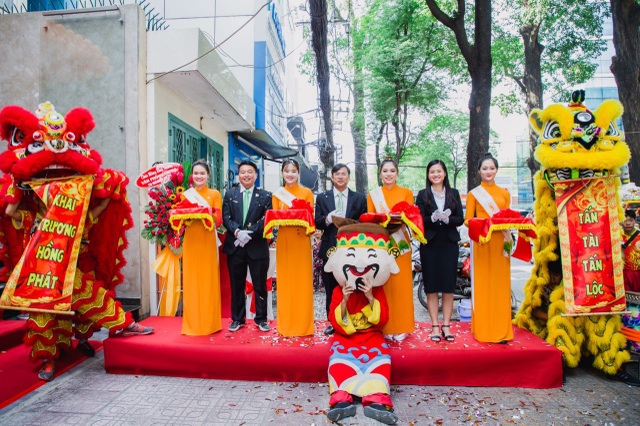 Màn “chào sân” ấn tượng của AnPro tại miền Nam - 1 Nằm trong chuỗi showroom về Vật liệu kiến trúc công nghệ cao, ngày 01/12/2018 Thương hiệu Nhựa kiến trúc AnPro tổ chức khai trương showroom thứ 2 tại 41- 43 Võ Văn Tần, Phường 6, Quận 3, TP.Hồ Chí Minh. Đây là cơ hội giúp khách hàng thân thiết của AnPro tại khu vực miền Nam được tiếp cận trực tiếp với dịch vụ cao cấp về tư vấn thiết kế công trình và sản phẩm được gắn với khẩu hiệu “xây thôi đừng trát”.
