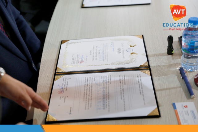 AVT Education kí kết hợp tác với nhiều trường Đại học hàng đầu Hàn Quốc - 2
Trong không khí cởi mở, AVT Education và đại diện các trường đã kí hợp tác tuyển sinh du học.