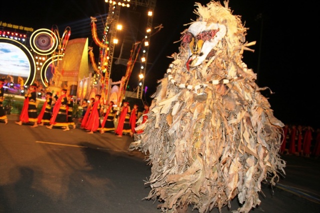 Rực rỡ sắc màu Festival văn hóa cồng chiêng Tây Nguyên - 4 Rực rỡ sắc màu Festival văn hóa cồng chiêng Tây Nguyên - 4