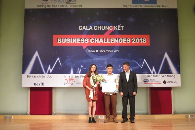 Ý tưởng cho thuê đồ cũ của sinh viên thắng lớn tại giải Business Challenges 2018 - 6
Giải ba thuộc về đội YoLife với dự án ‘Trung tâm cho người cao tuổi’.