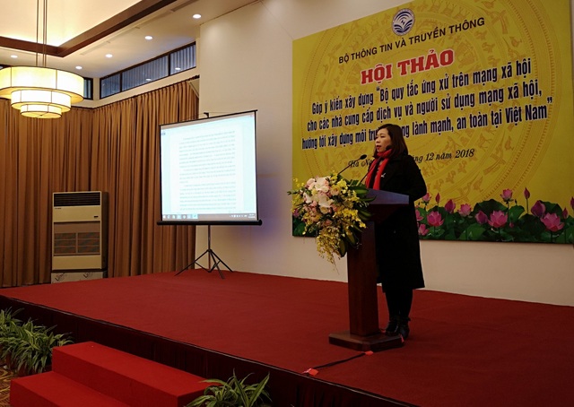 Bộ TT&TT dự thảo đề án "Bộ quy tắc ứng xử trên MXH" - 2 PGS.TS Nguyễn Thị Trường Giang, trưởng khoa PTTH, Học viện Báo chí Tuyên truyền cho rằng Bộ quy tắc ứng xử cần phải hoàn thiện thêm để có thể đi vào thực tiễn.