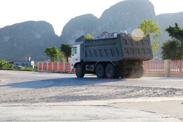 Ninh Bình: Đoàn xe “siêu tải” lao vun vút trên đường khiến người dân… khiếp sợ! - 9 Ninh Bình: Đoàn xe “siêu tải” lao vun vút trên đường khiến người dân… khiếp sợ! - 9