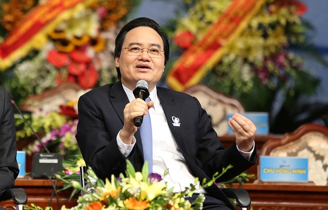 Bộ trưởng GD&ĐT: Chất lượng đào tạo ĐH, CĐ chưa tốt vì chưa sát với thực tế - 2
Bộ trưởng Bộ GD&ĐT Phùng Xuân Nhạ: Tới đây cũng sẽ có nhiều chương trình đào tạo gắn với thực tế hơn nữa. Từ đó chúng ta mới có những nhân lực mà doanh nghiệp mời chào.
