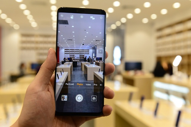Huawei mang smartphone giá 44 triệu đồng về Việt Nam - 7